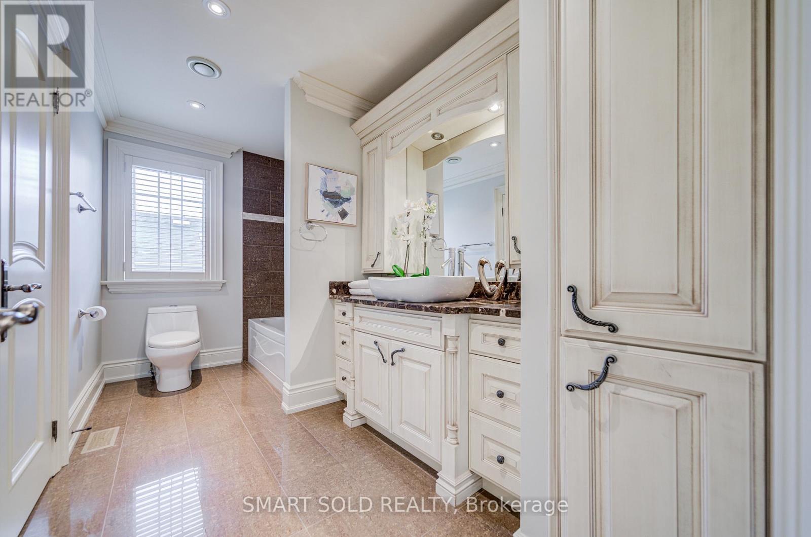 70 Hartfield Road, Toronto, Ontario  M9A 3E2 - Photo 32 - W13076456