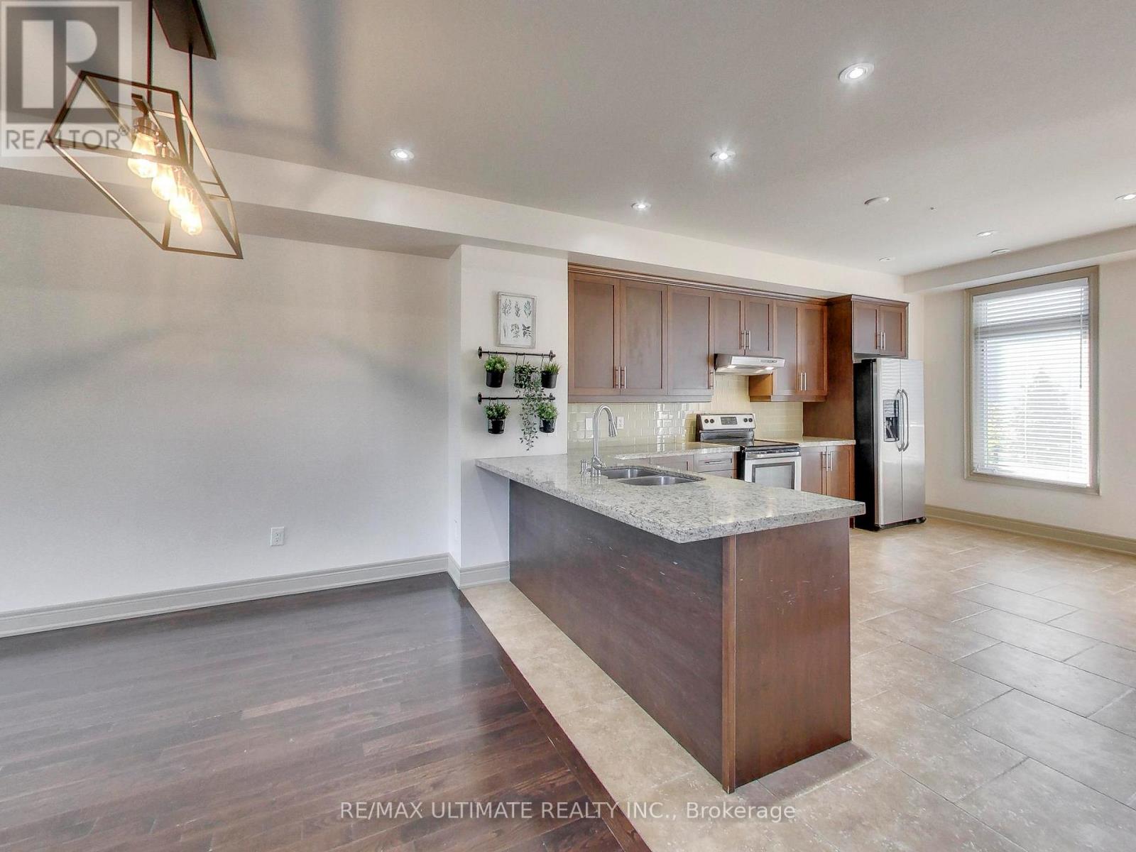 Upper - 62 Monclova Road, Toronto, Ontario  M3M 0A6 - Photo 10 - W13076474