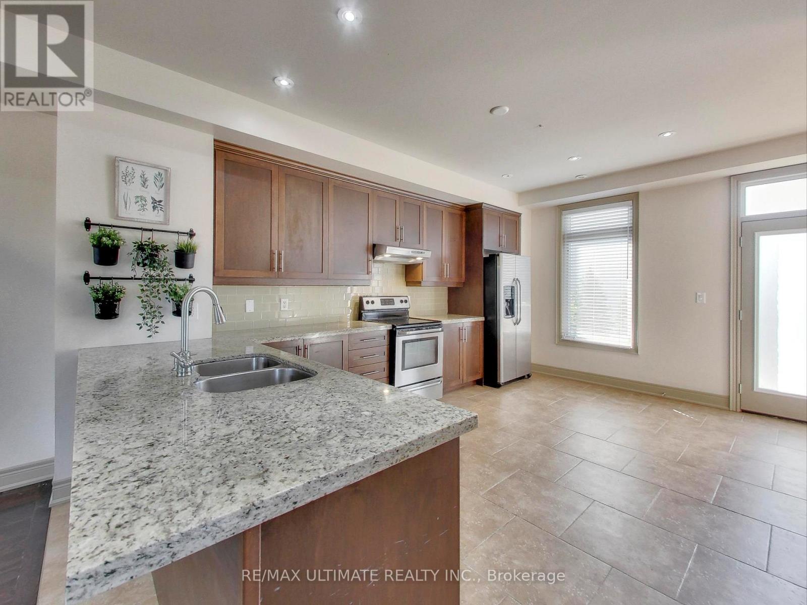 Upper - 62 Monclova Road, Toronto, Ontario  M3M 0A6 - Photo 12 - W13076474