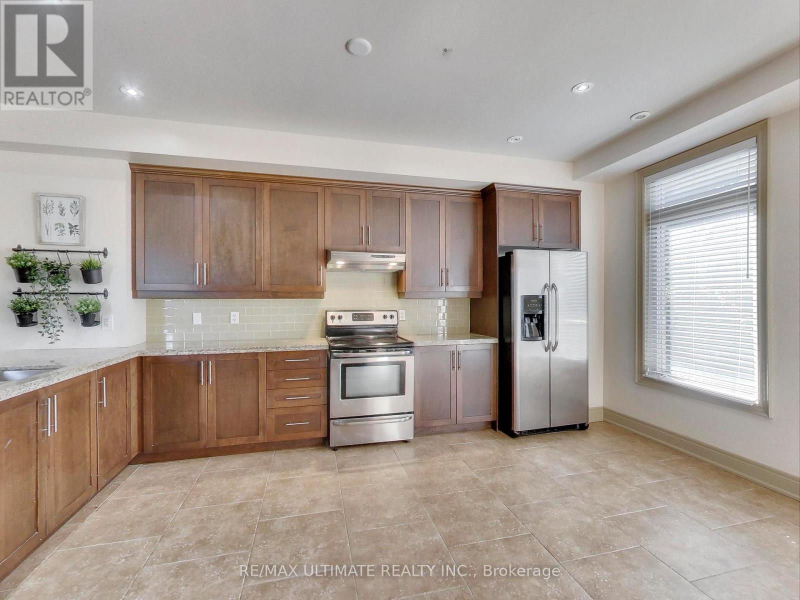 Upper - 62 Monclova Road, Toronto, Ontario  M3M 0A6 - Photo 13 - W13076474