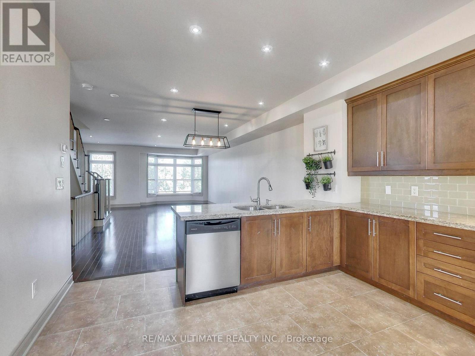 Upper - 62 Monclova Road, Toronto, Ontario  M3M 0A6 - Photo 14 - W13076474