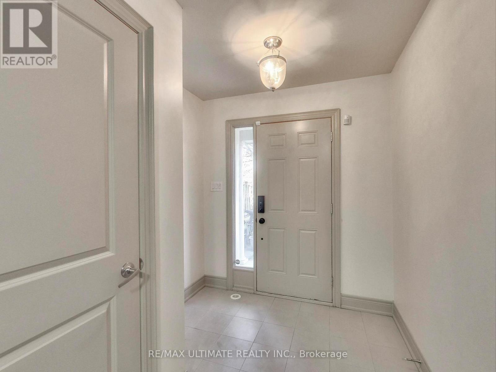 Upper - 62 Monclova Road, Toronto, Ontario  M3M 0A6 - Photo 3 - W13076474