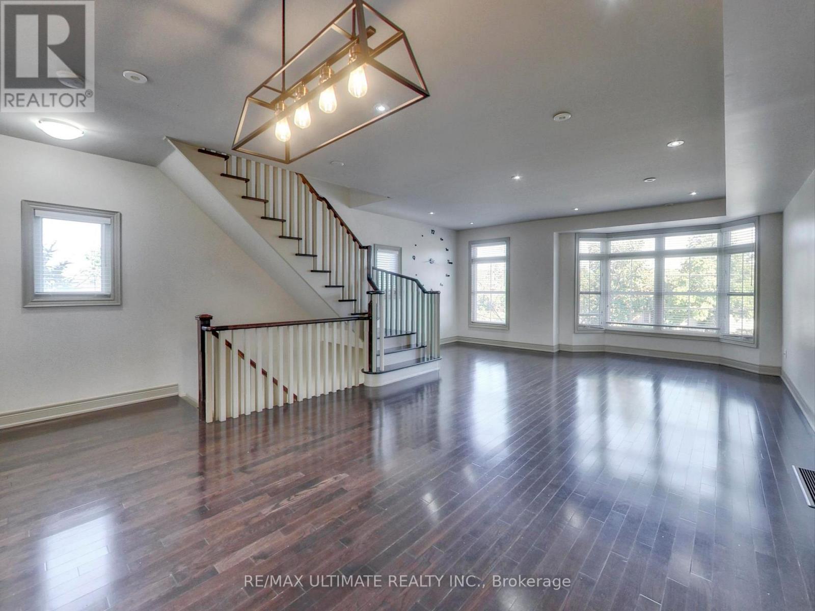 Upper - 62 Monclova Road, Toronto, Ontario  M3M 0A6 - Photo 4 - W13076474