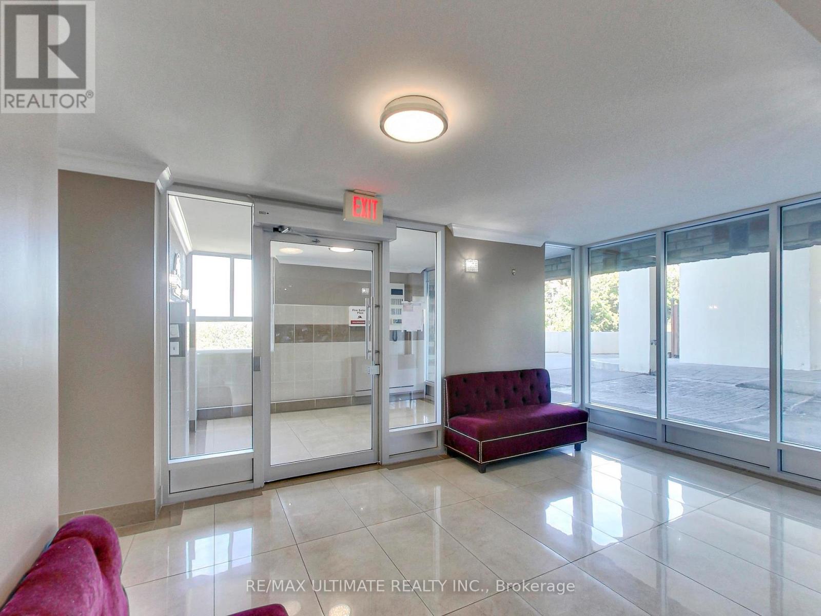 110 - 541 Blackthorn Avenue, Toronto, Ontario  M6M 5A6 - Photo 3 - W13076476