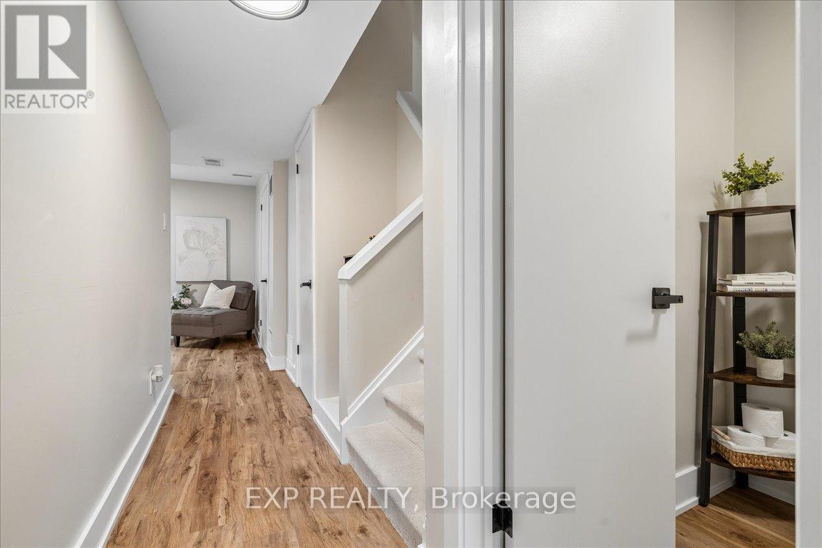2 - 5878 Montevideo Road, Mississauga, Ontario  L5N 2V5 - Photo 4 - W13076484
