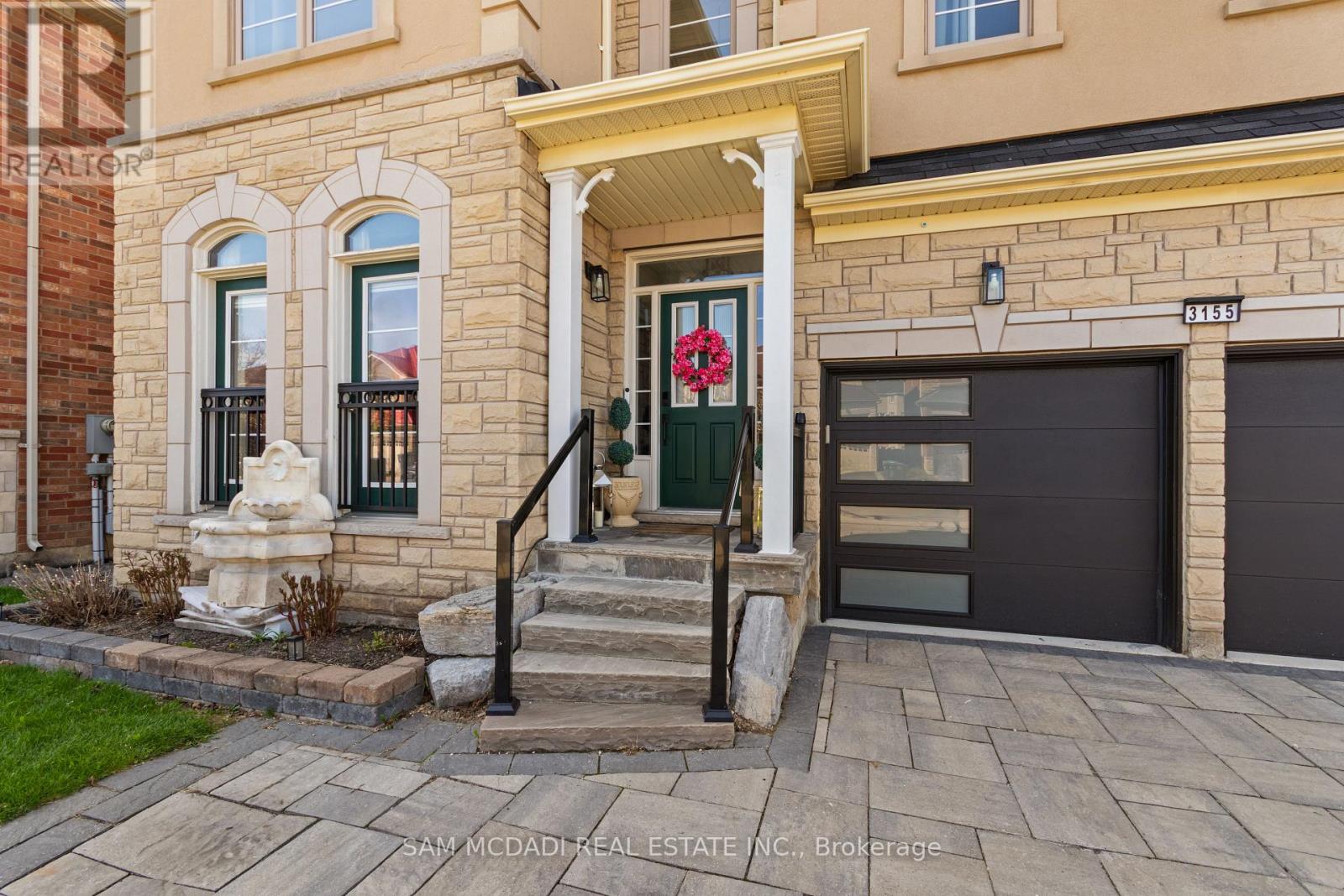 3155 Seabright Drive, Mississauga, Ontario  L5M 0B4 - Photo 3 - W13076544
