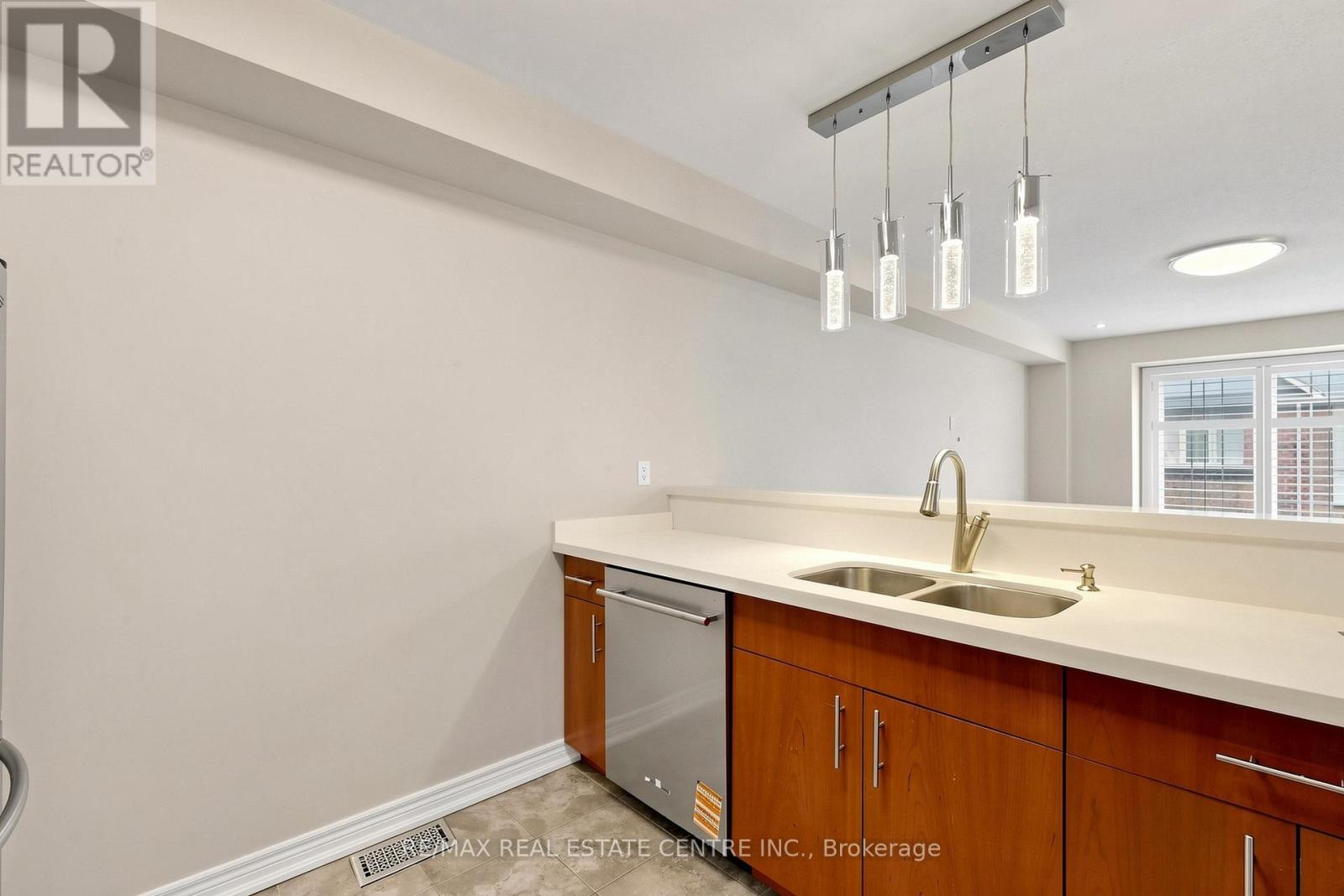 17 - 362 Plains Road E, Burlington, Ontario  L7T 0A4 - Photo 12 - W12880470