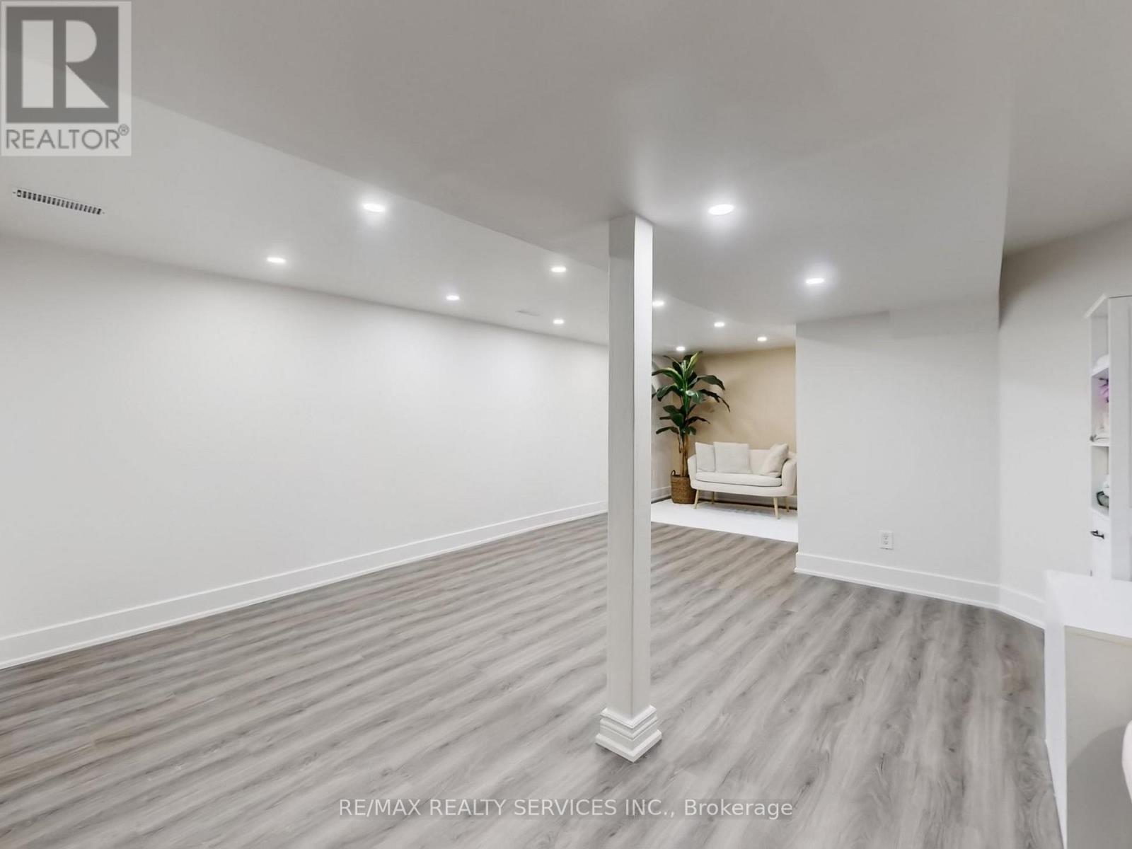 30 Haley Court, Brampton, Ontario  L6S 1N6 - Photo 33 - W12800652