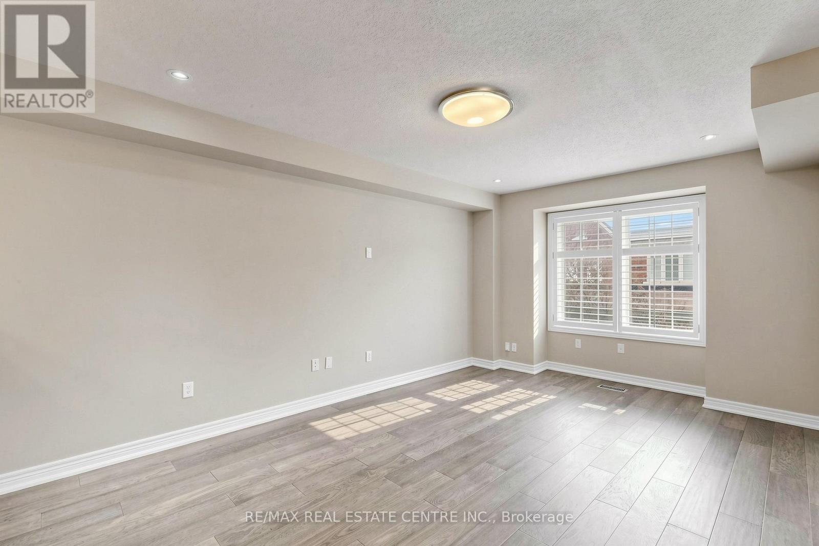 17 - 362 Plains Road E, Burlington, Ontario  L7T 0A4 - Photo 6 - W12880470