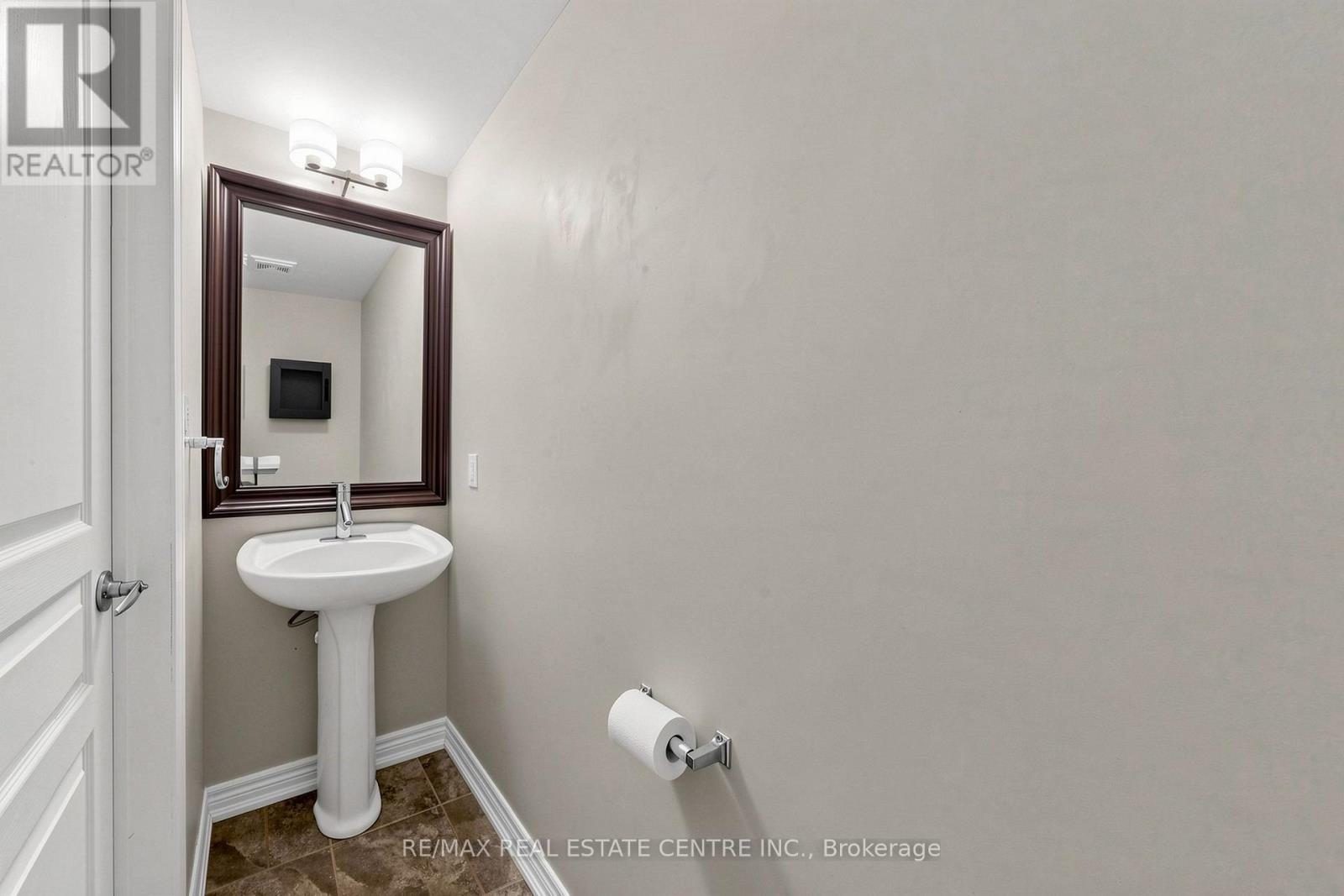 17 - 362 Plains Road E, Burlington, Ontario  L7T 0A4 - Photo 15 - W12880470