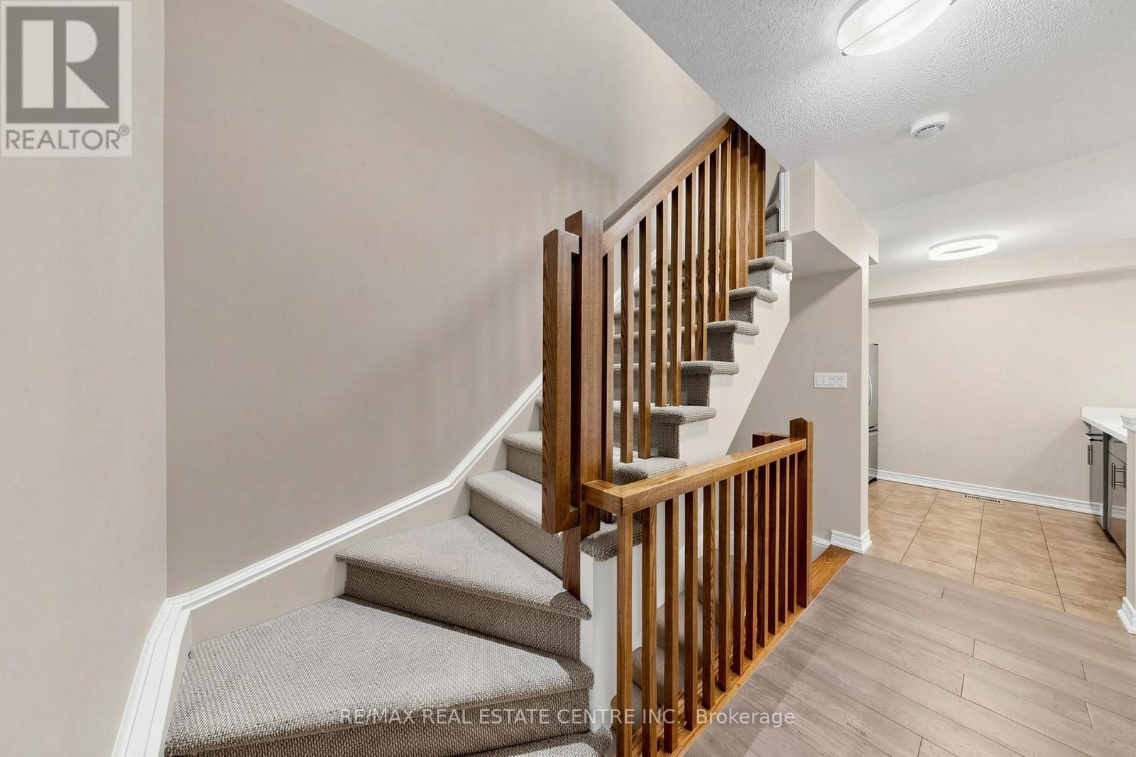 17 - 362 Plains Road E, Burlington, Ontario  L7T 0A4 - Photo 17 - W12880470