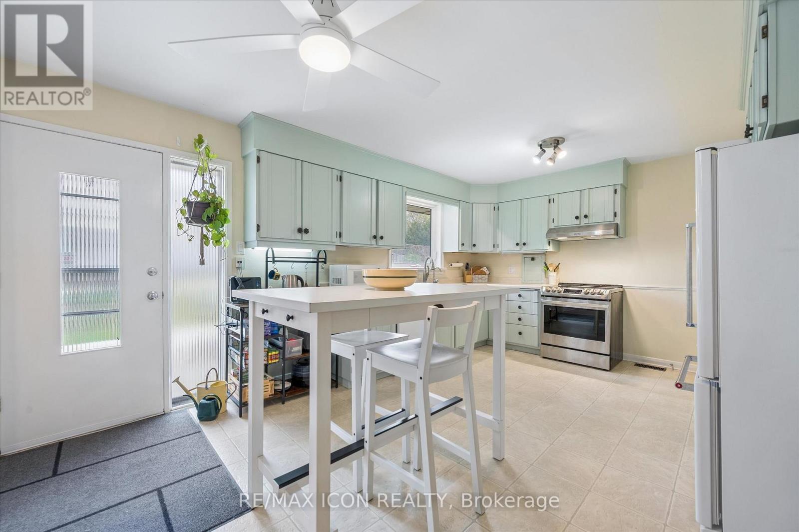 20 Katherine Crescent, Kitchener, Ontario  N2M 2K1 - Photo 8 - X13076594