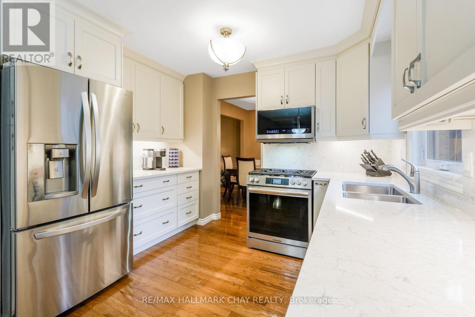 22 Giffin Road, Hamilton, Ontario  L9H 6S5 - Photo 17 - X13076618