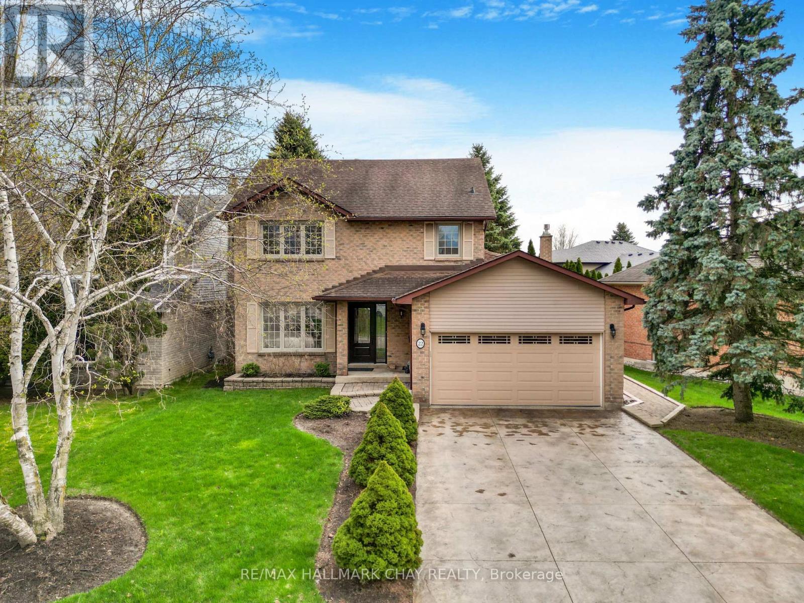 22 Giffin Road, Hamilton, Ontario  L9H 6S5 - Photo 3 - X13076618