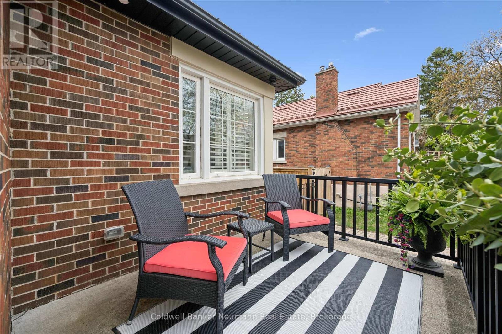 37 Parkholm Avenue, Guelph, Ontario  N1E 2S4 - Photo 4 - X13076728