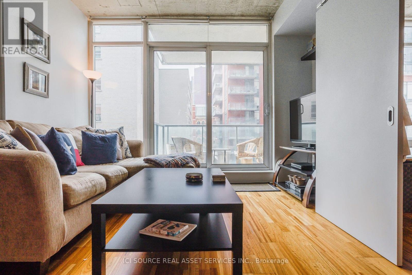 537 - 333 Adelaide Street E, Toronto, Ontario  M5A 4T4 - Photo 2 - C13076644