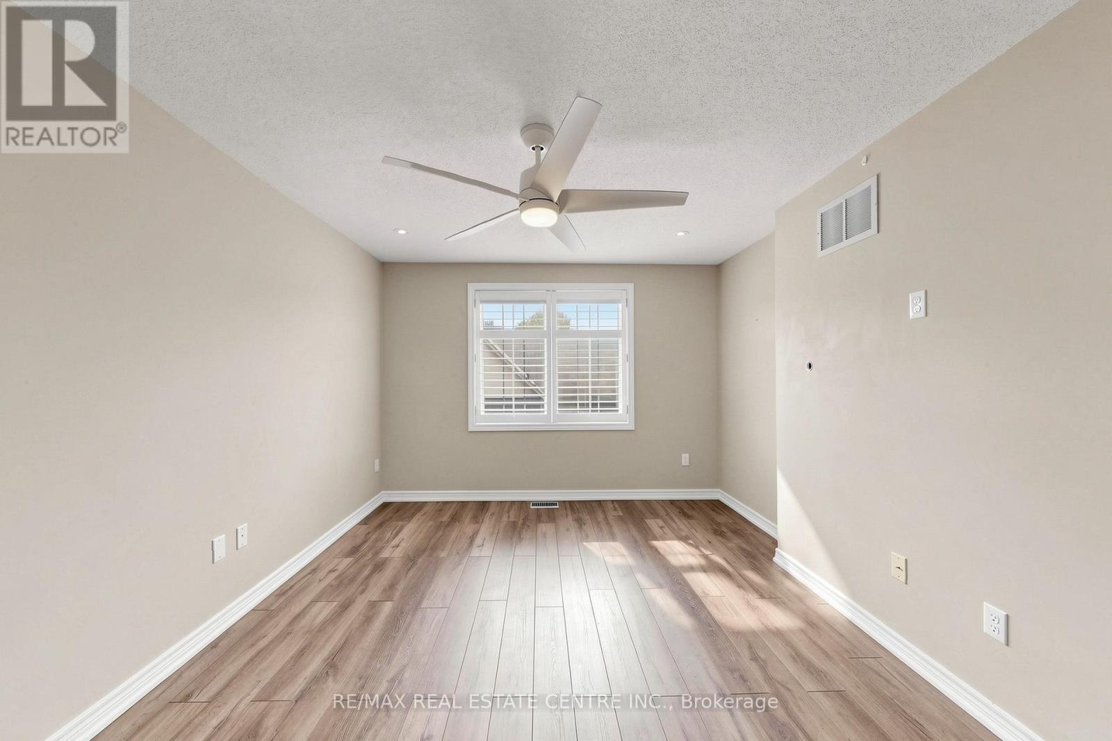 17 - 362 Plains Road E, Burlington, Ontario  L7T 0A4 - Photo 20 - W12880470