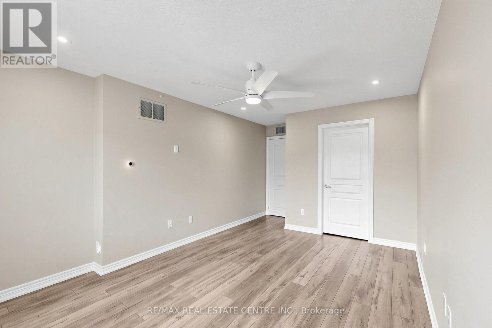 17 - 362 Plains Road E, Burlington, Ontario  L7T 0A4 - Photo 22 - W12880470