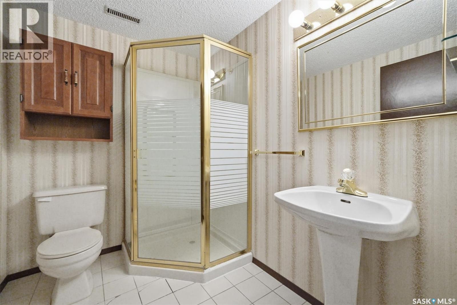 2020 Eastlake Avenue, Saskatoon, Saskatchewan  S7J 0X2 - Photo 38 - SK034633