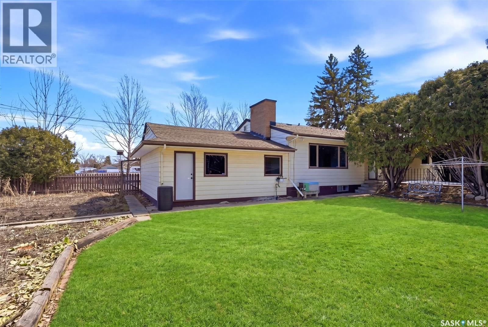 2020 Eastlake Avenue, Saskatoon, Saskatchewan  S7J 0X2 - Photo 54 - SK034633