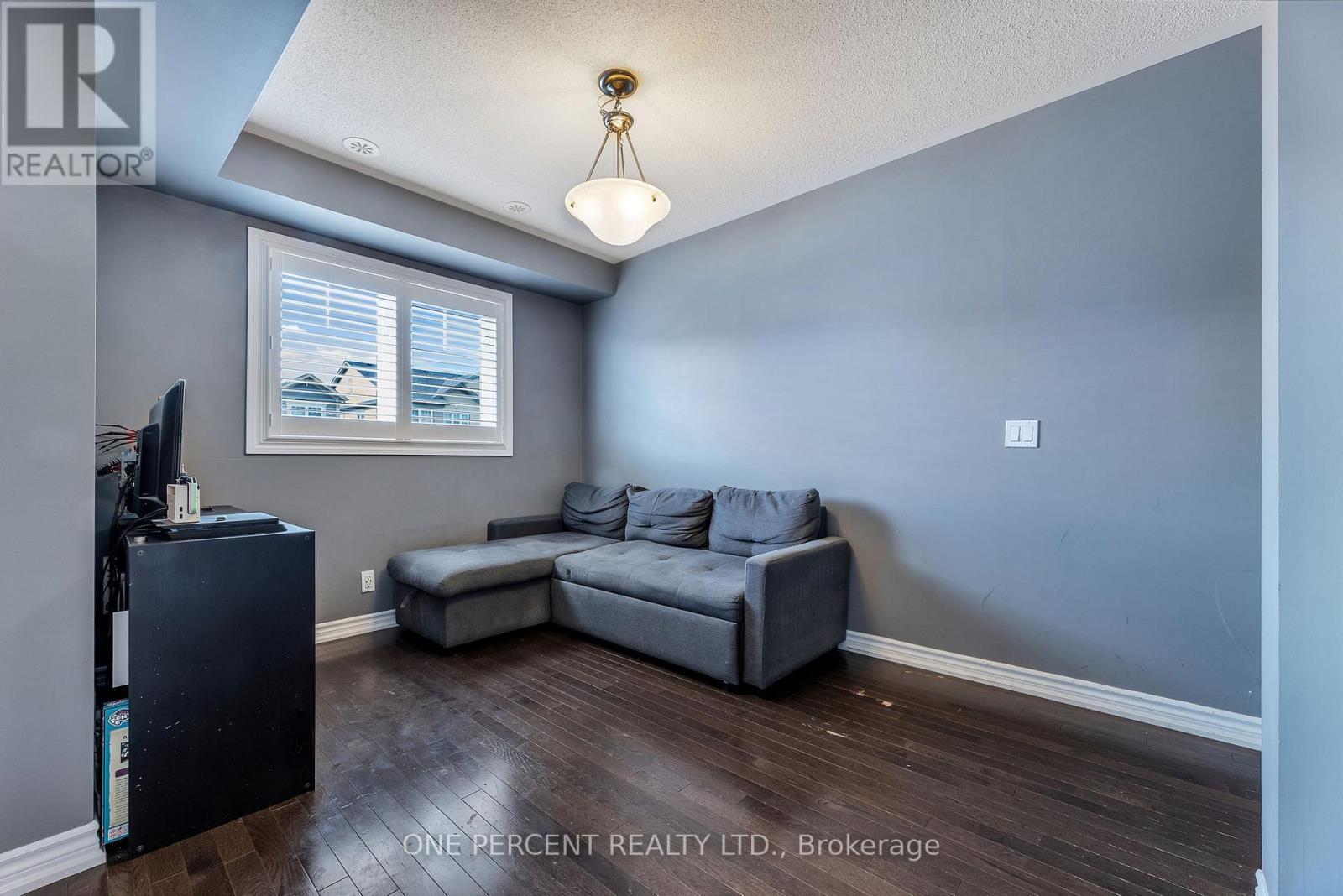 19 Nearco Crescent, Oshawa, Ontario  L1L 0J4 - Photo 8 - E13076682