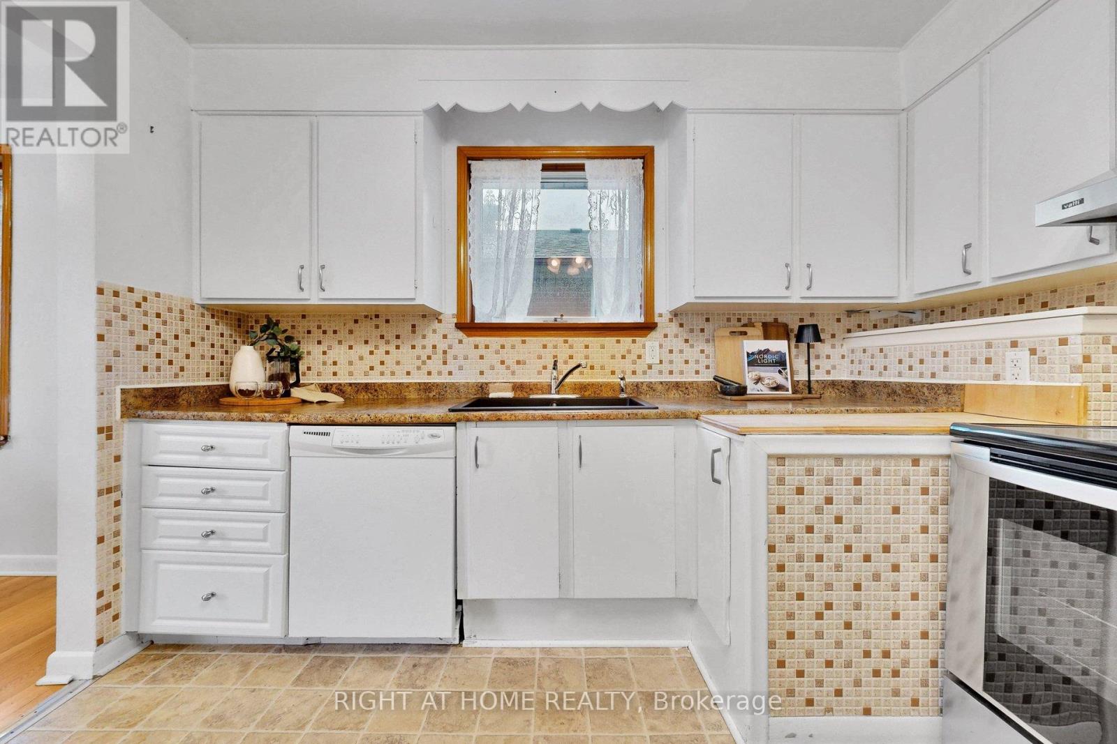 39 Sancrest Drive, Toronto, Ontario  M1P 4A6 - Photo 17 - E13076692