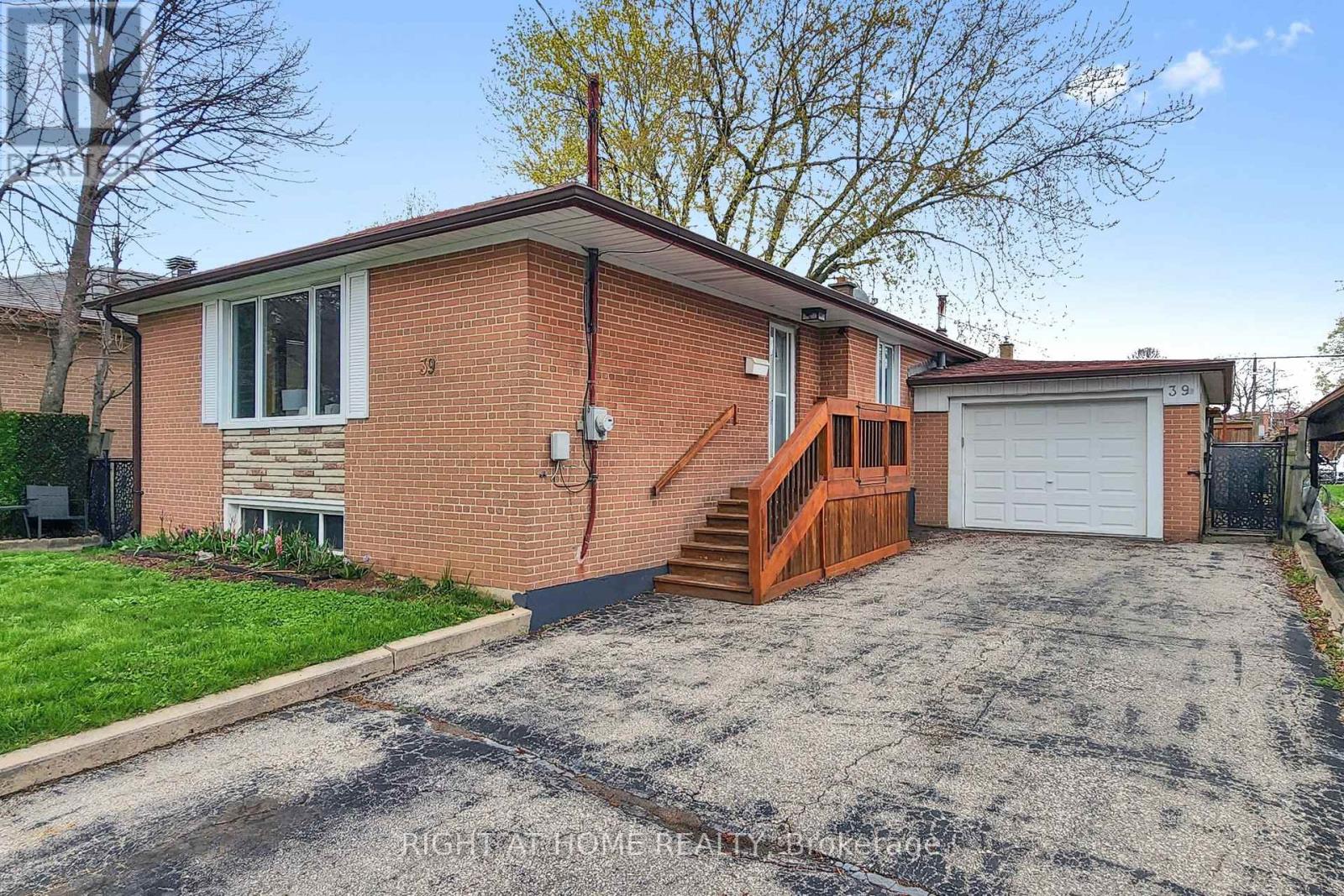 39 Sancrest Drive, Toronto, Ontario  M1P 4A6 - Photo 3 - E13076692