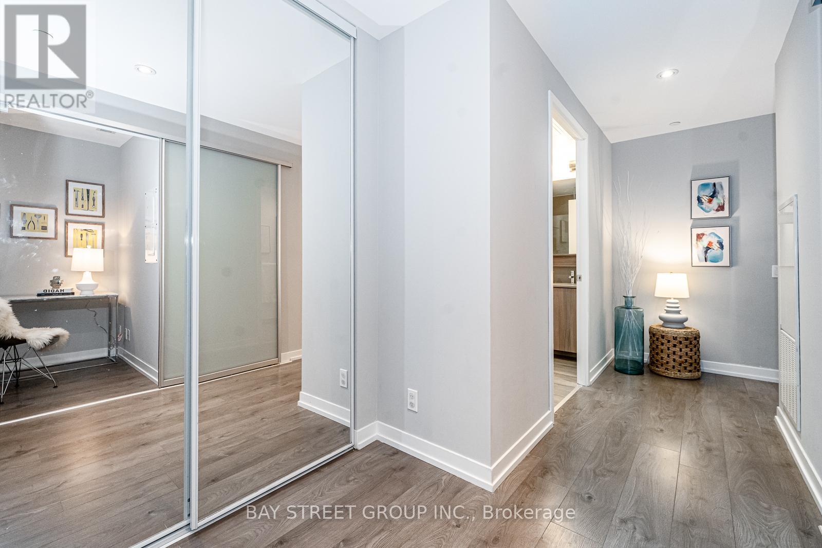 5608 - 950 Portage Parkway, Vaughan, Ontario  L4K 0J7 - Photo 3 - N13076700