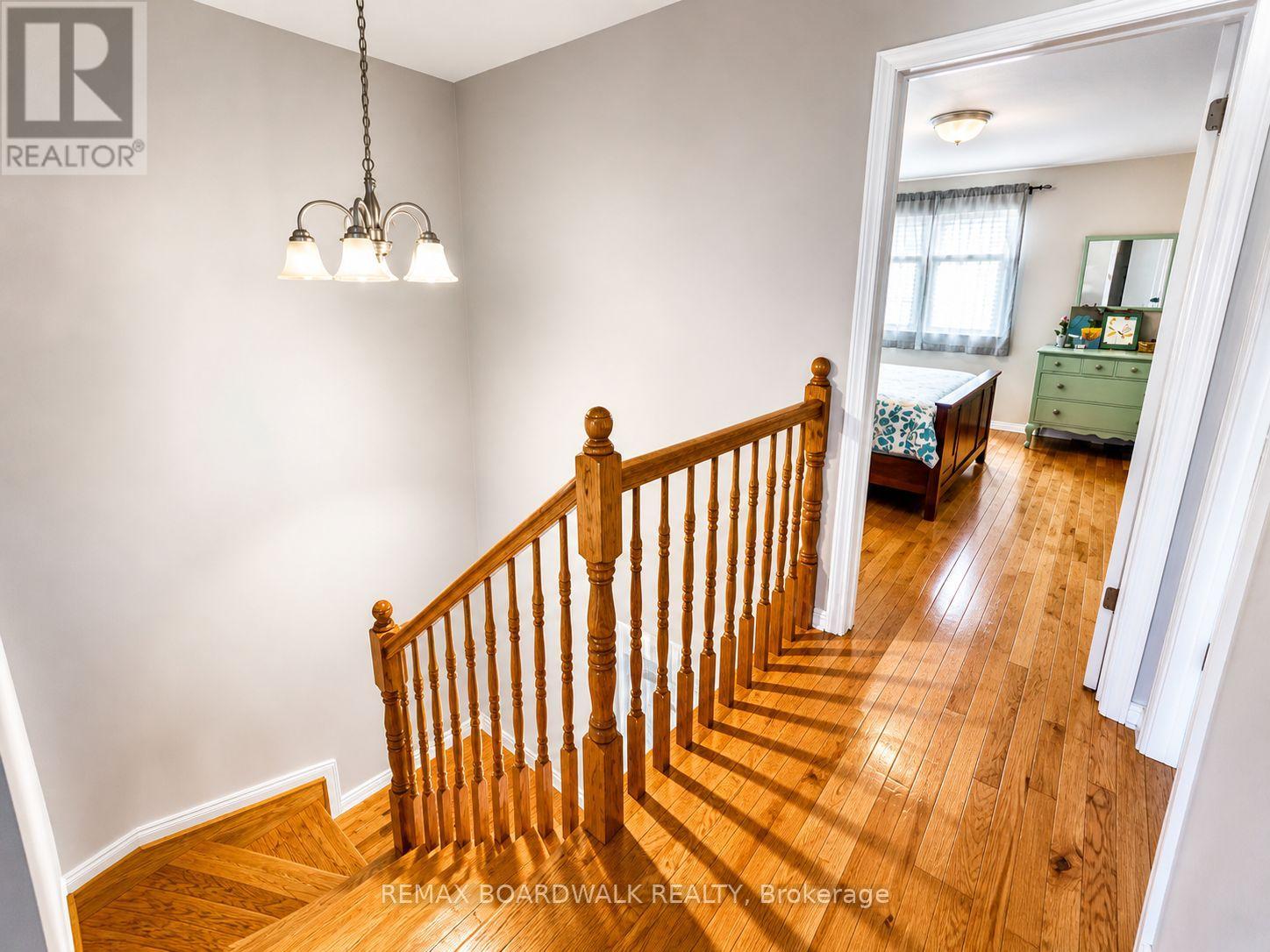 240 Eliot Street, Clarence-Rockland, Ontario  K4K 0E6 - Photo 12 - X12992452