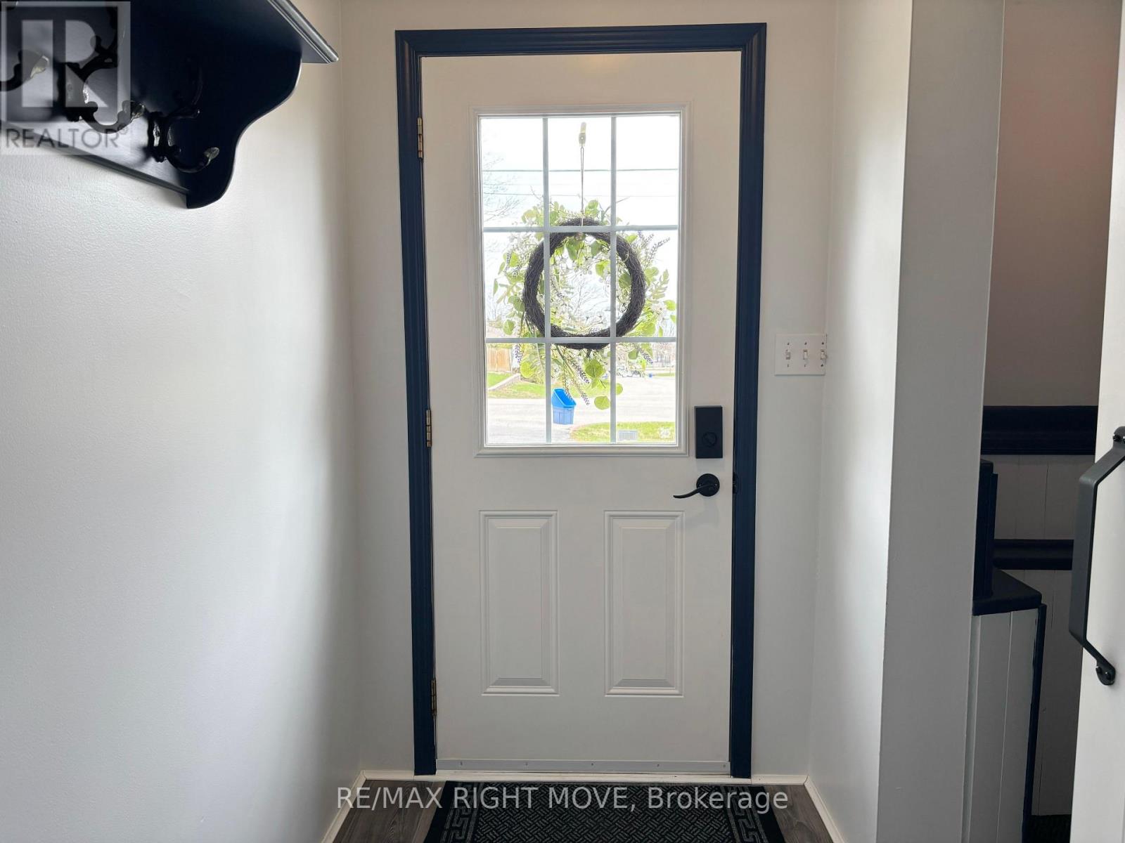 63 Fourth Street, Orillia, Ontario  L3V 4T9 - Photo 4 - S13076630