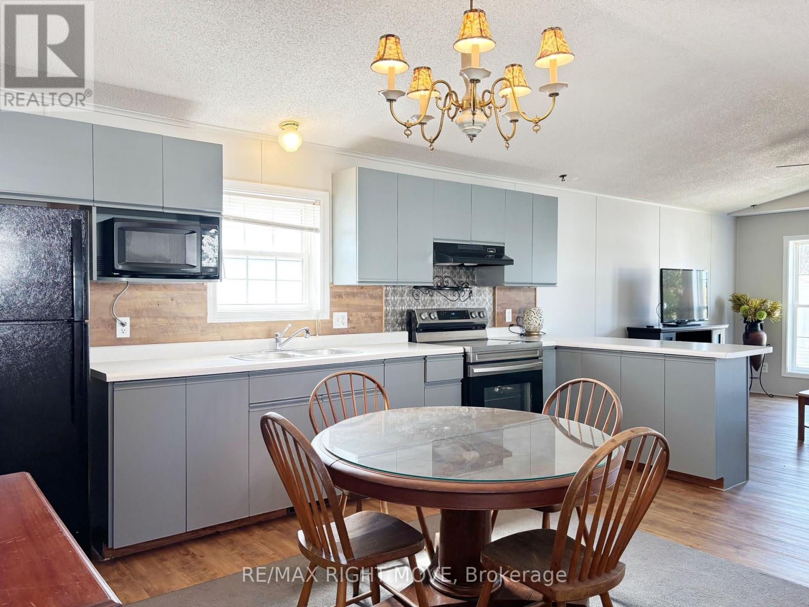 1304 Madison Street, Severn, Ontario  L3V 0V1 - Photo 4 - S13076640