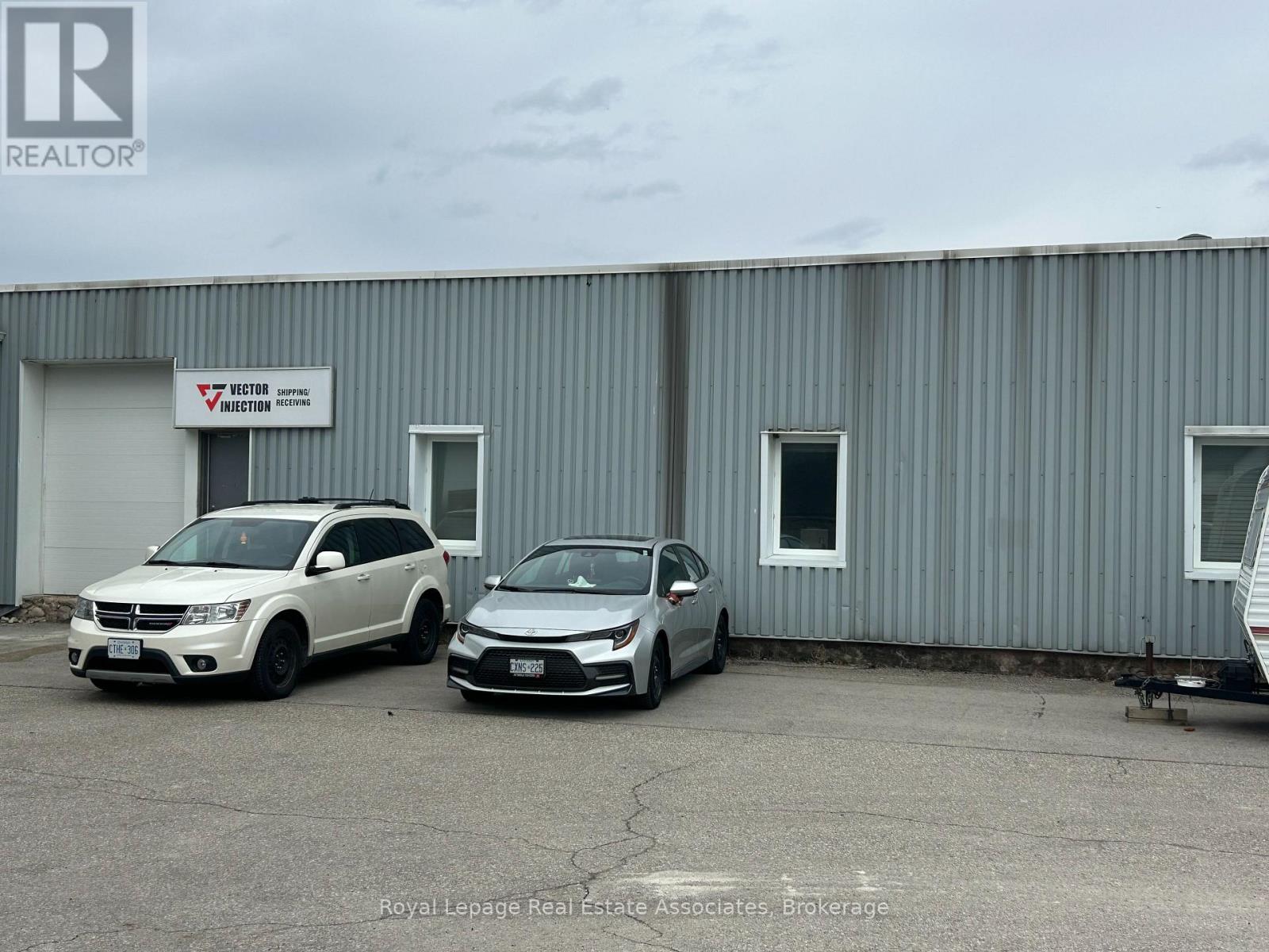 153 Perth Street, Halton Hills, Ontario  L7J 1C9 - Photo 3 - W13076678