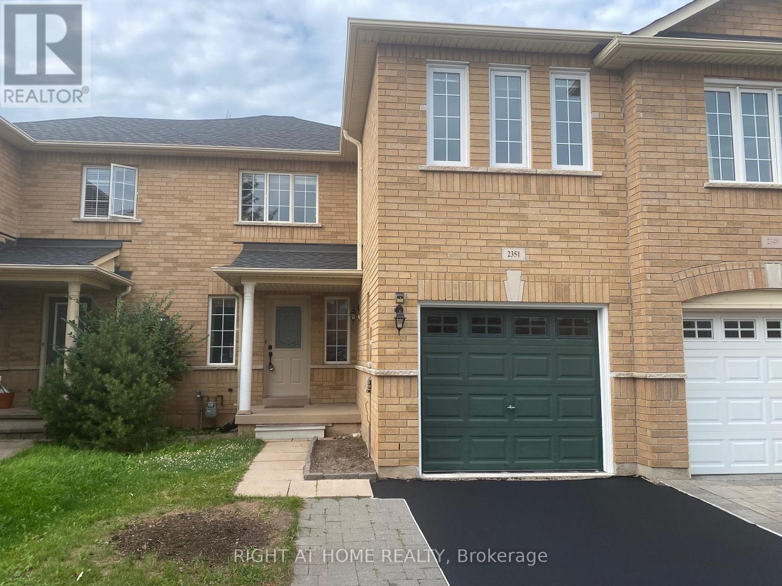 2351 NEWCASTLE CRESCENT, Oakville, Ontario