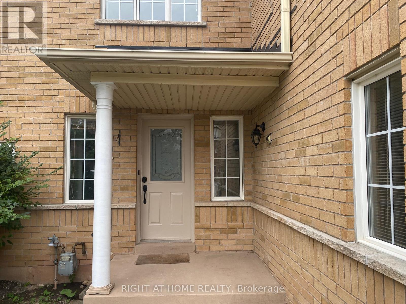 2351 Newcastle Crescent, Oakville, Ontario  L6M 4P6 - Photo 2 - W13076708