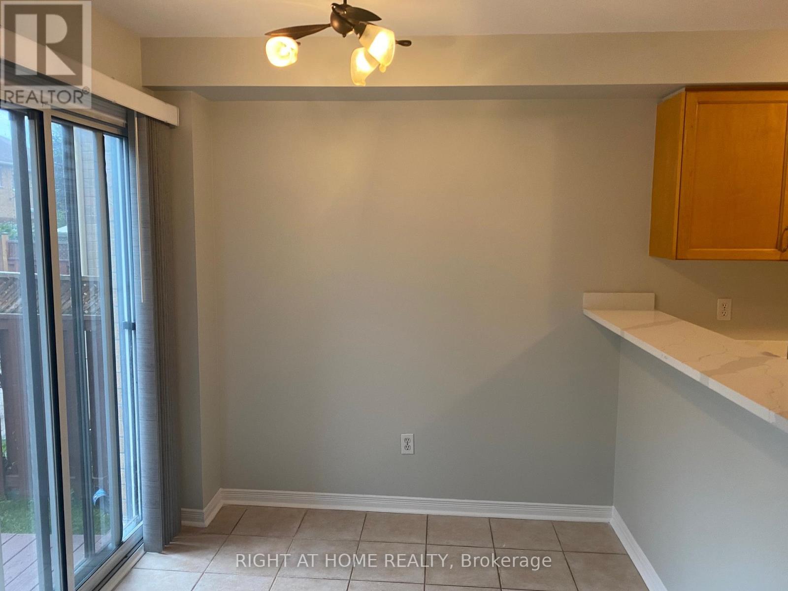 2351 Newcastle Crescent, Oakville, Ontario  L6M 4P6 - Photo 4 - W13076708