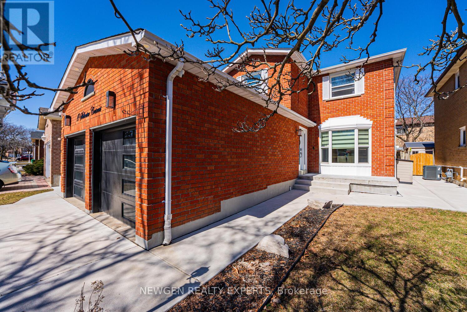 19 Stillwater Crescent, Brampton, Ontario  L6X 3K6 - Photo 3 - W13076734
