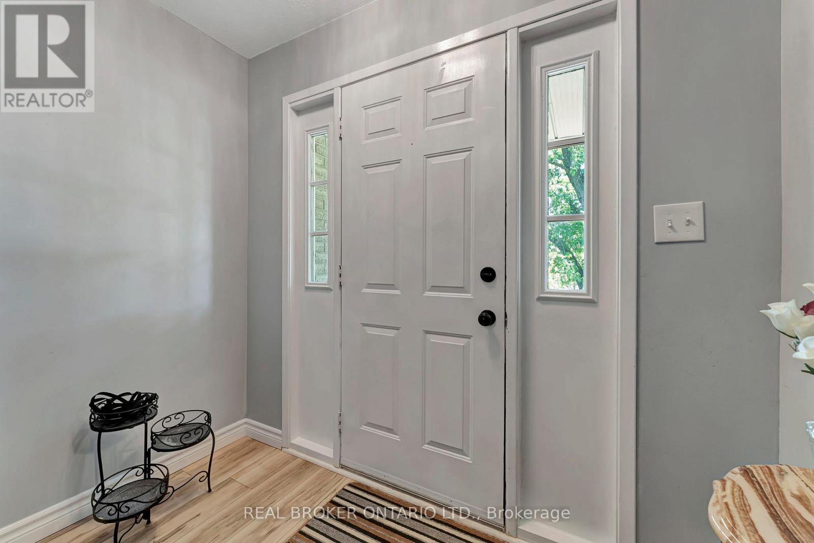 392 Mill Street, Woodstock, Ontario  N4S 7V6 - Photo 3 - X13076642