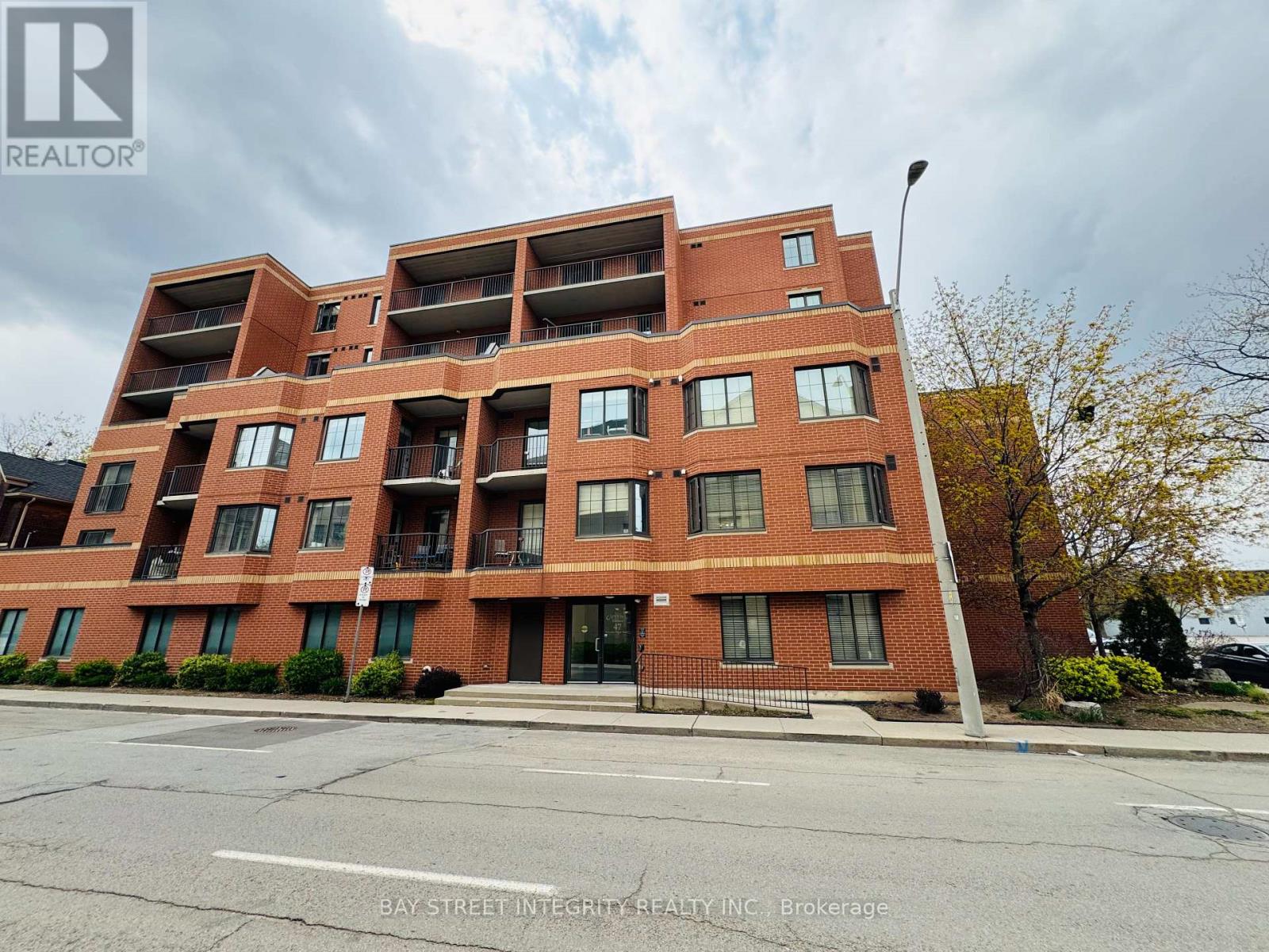 402 - 407 Caroline Street N, Hamilton, Ontario  L8R 2R6 - Photo 2 - X13076664
