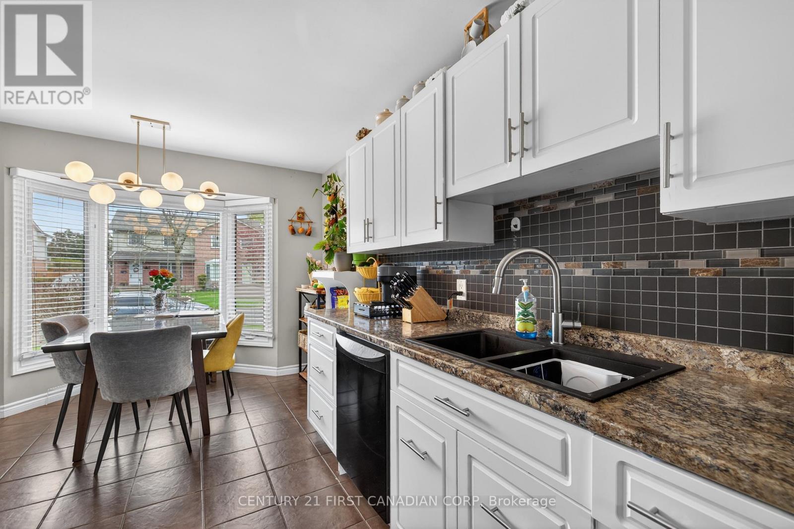 195 Martinet Avenue, London East, Ontario  N5V 4K3 - Photo 2 - X13076762