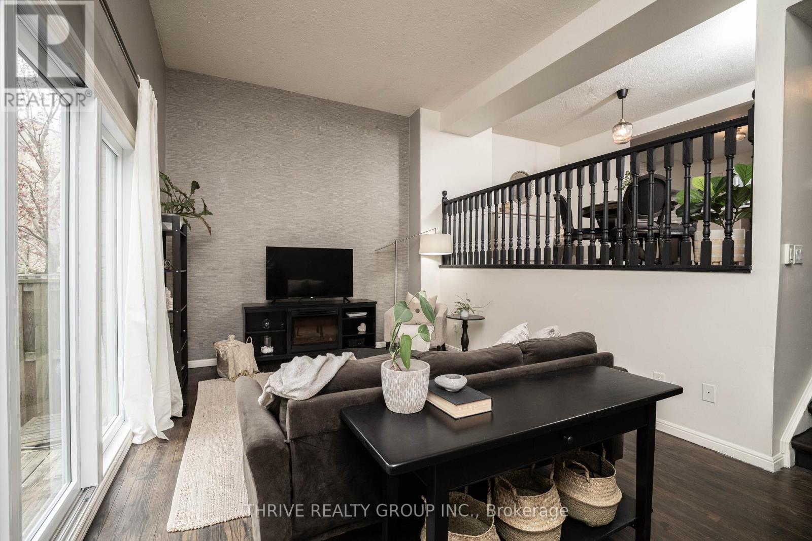 70 - 300 Sandringham Crescent, London South, Ontario  N6C 5B4 - Photo 3 - X13076788