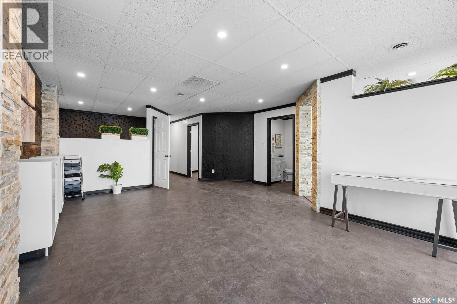 1035 Devonshire Drive N, Regina, Saskatchewan  S4X 2X4 - Photo 16 - SK027988