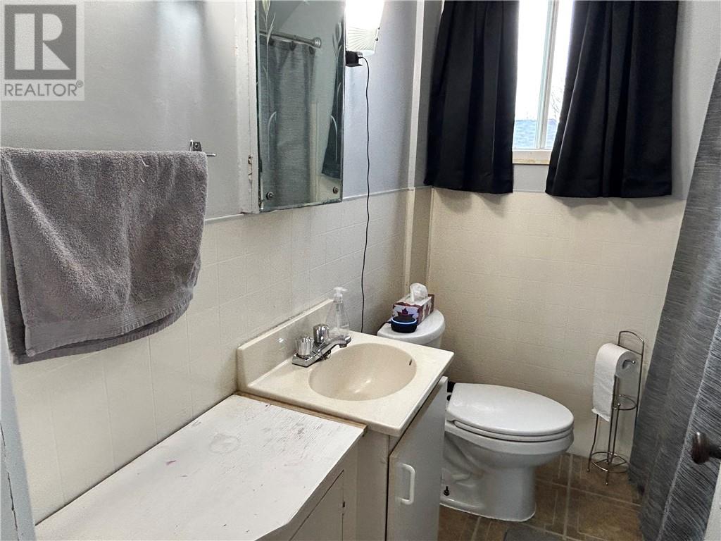13 Sixth Avenue, Levack, Ontario  P0M 2C0 - Photo 14 - 2127470