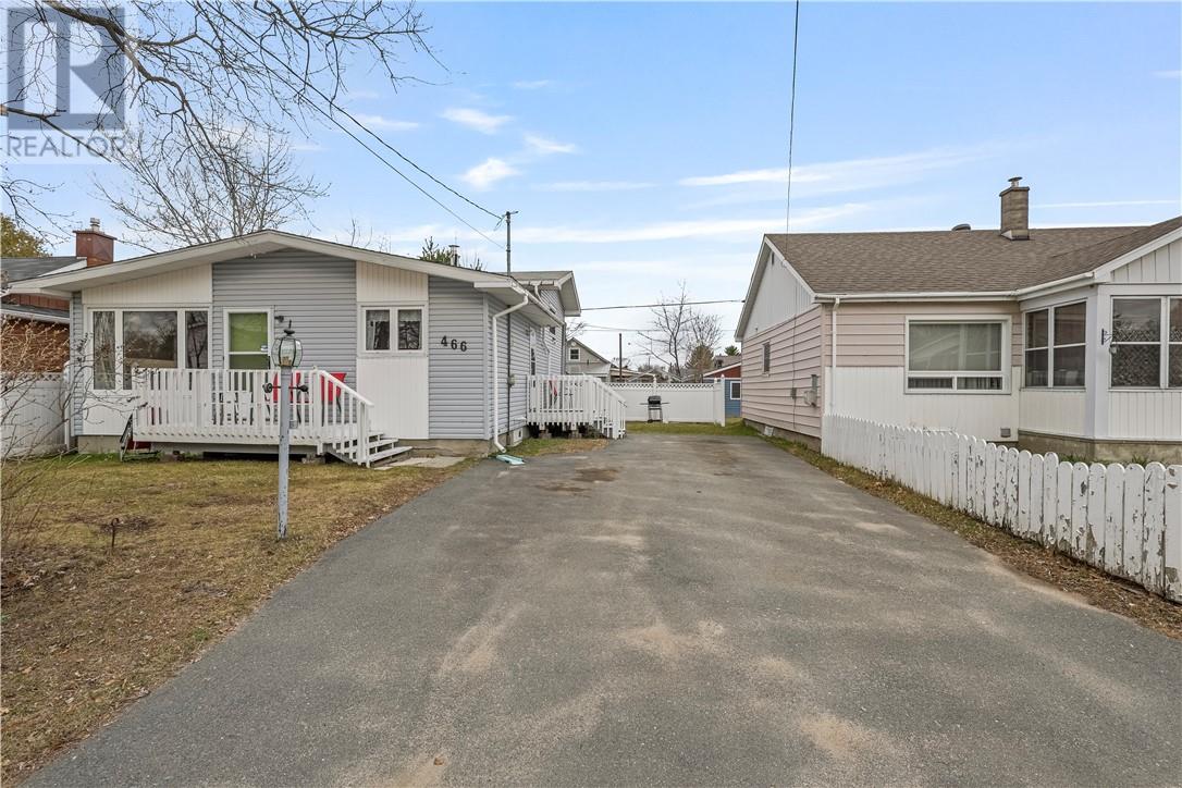 466 Secord Street, Espanola, Ontario  P5E 1K8 - Photo 2 - 2127441