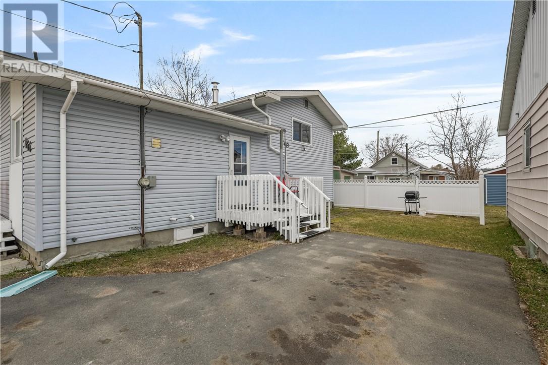 466 Secord Street, Espanola, Ontario  P5E 1K8 - Photo 3 - 2127441