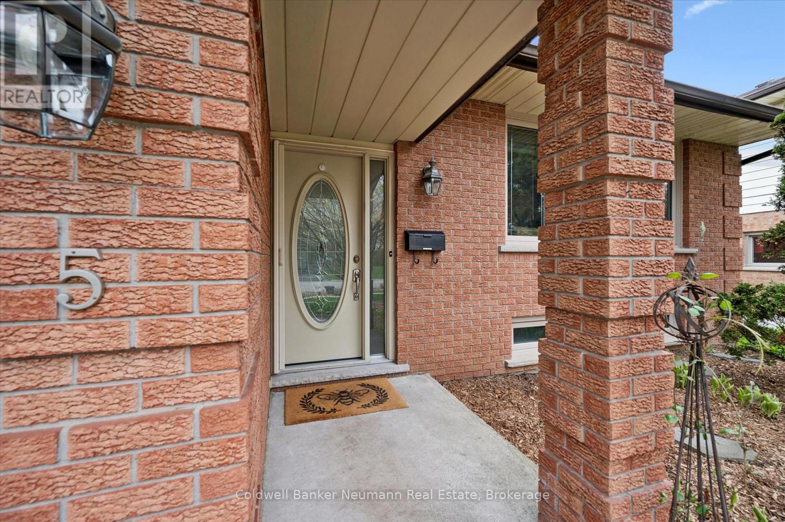 5 Ervin Crescent, Guelph, Ontario  N1G 3K6 - Photo 4 - X13076782