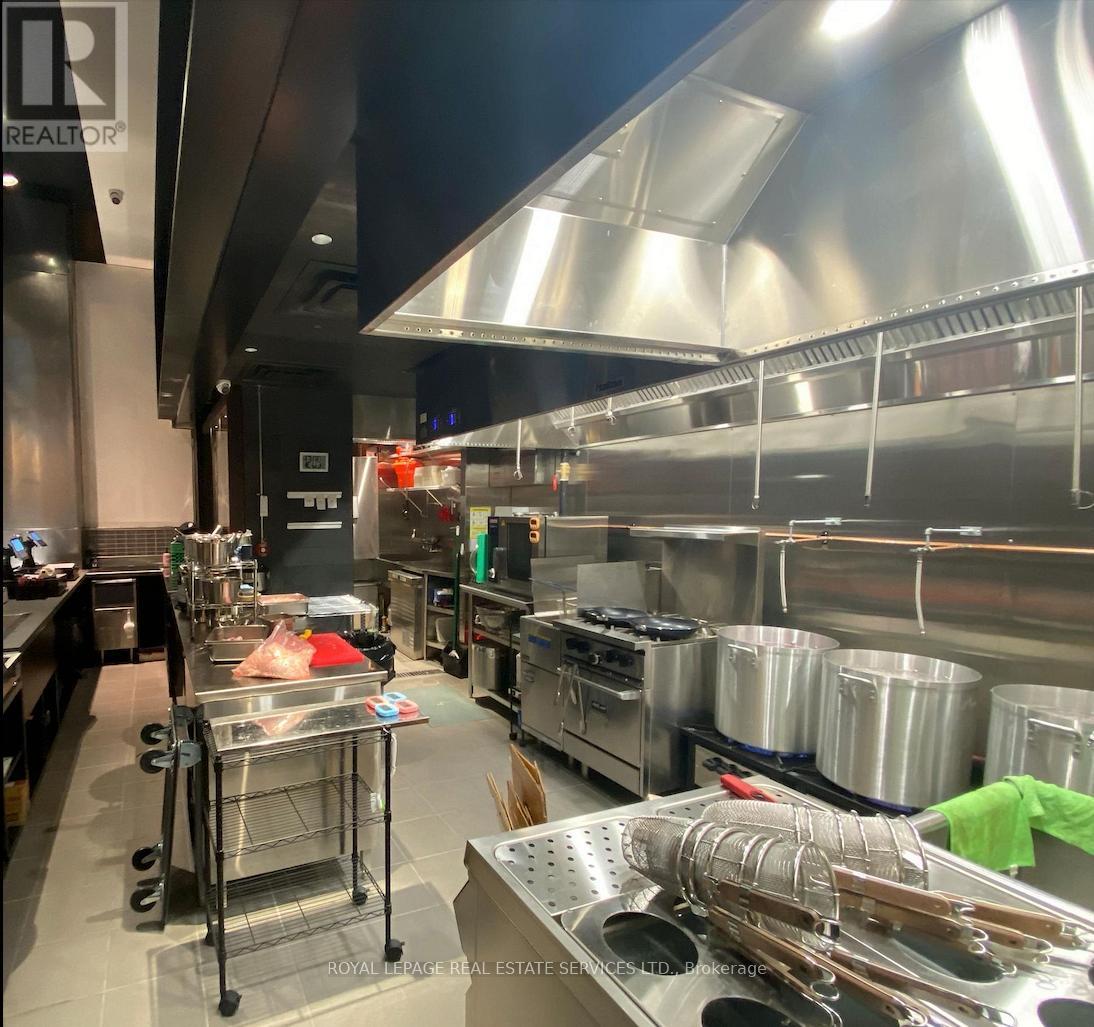 Cru F17 - 220 Yonge Street, Toronto, Ontario  M5B 2H1 - Photo 2 - C13076754