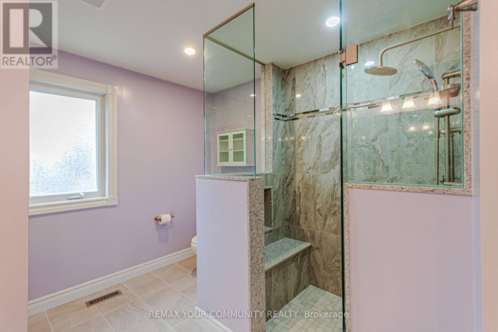 47 Elmsley Drive, Richmond Hill, Ontario  L4C 8N7 - Photo 7 - N12963268