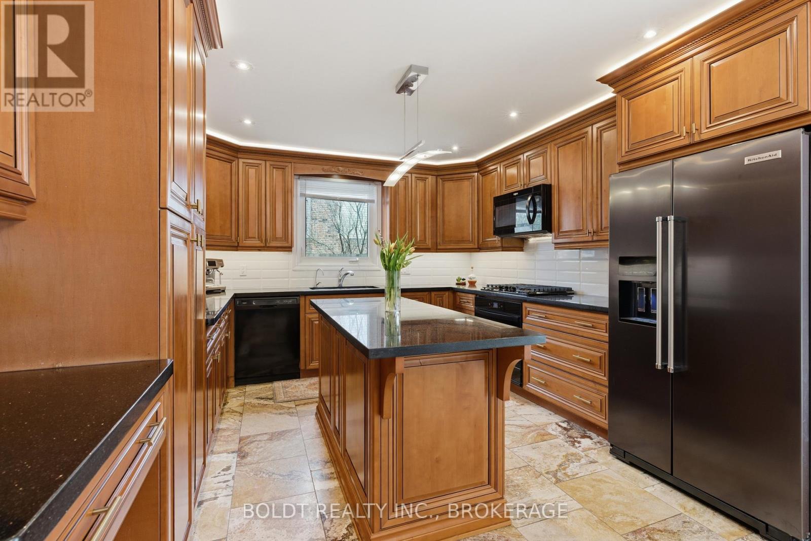 41 Farmington Drive, St. Catharines, Ontario  L2S 3G1 - Photo 11 - X12886830
