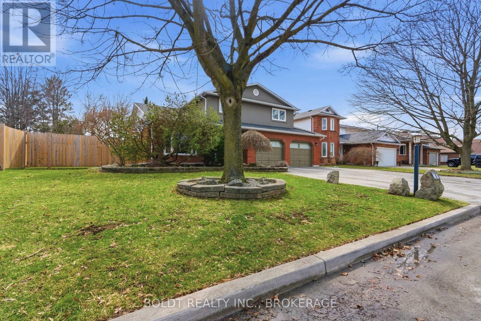 41 Farmington Drive, St. Catharines, Ontario  L2S 3G1 - Photo 3 - X12886830