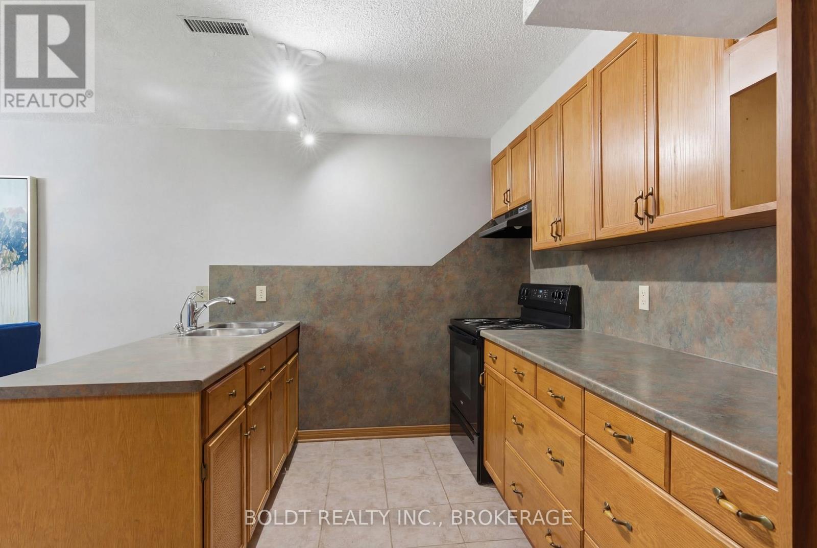 41 Farmington Drive, St. Catharines, Ontario  L2S 3G1 - Photo 38 - X12886830